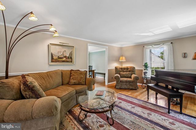 8207 TOLL HOUSE RD, Annandale, VA 22003