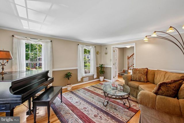 8207 TOLL HOUSE RD, Annandale, VA 22003