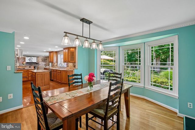 8207 TOLL HOUSE RD, Annandale, VA 22003