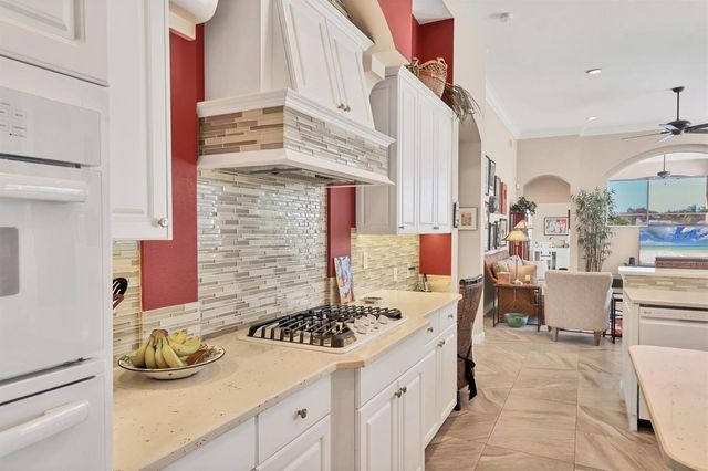 8172 COLLINGWOOD COURT, University Park, FL 34201