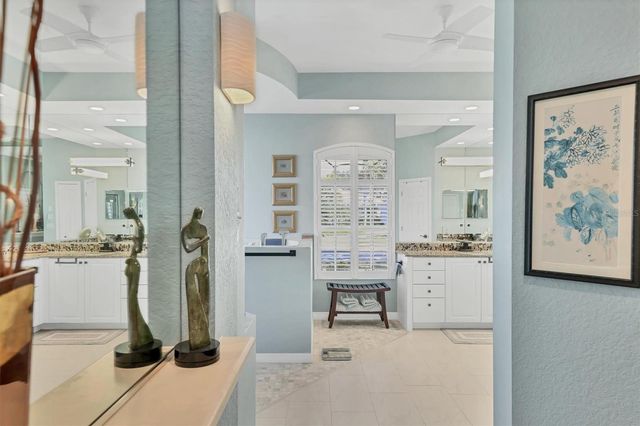 8172 COLLINGWOOD COURT, University Park, FL 34201