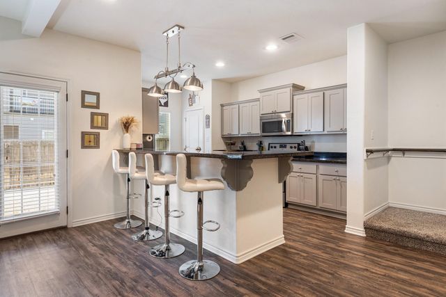 403 Kate Lane, College Station, TX 77845