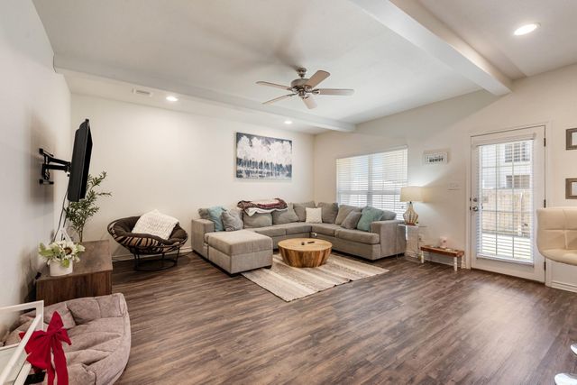 403 Kate Lane, College Station, TX 77845