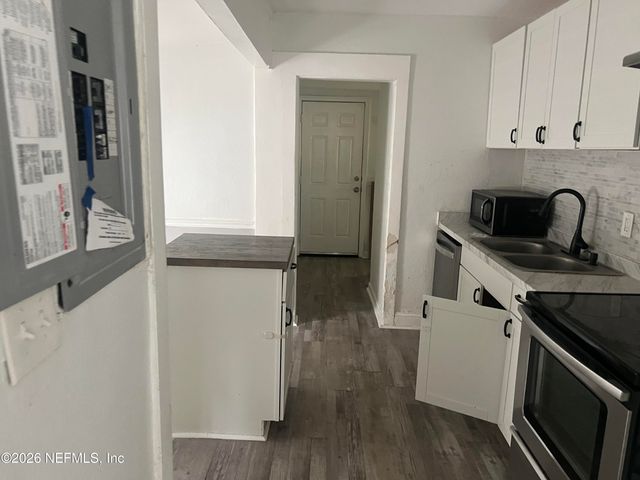 9102 6TH Avenue, Jacksonville, FL 32208