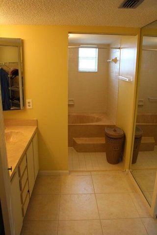 6698 10th Avenue N 427, Lake Worth, FL 33467