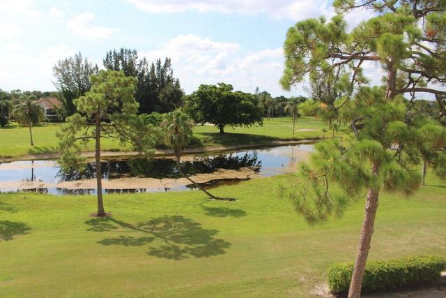 6698 10th Avenue N 427, Lake Worth, FL 33467