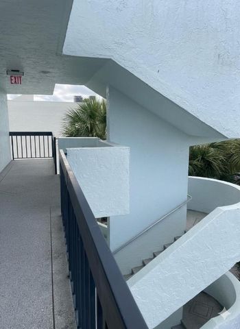 6698 10th Avenue N 427, Lake Worth, FL 33467