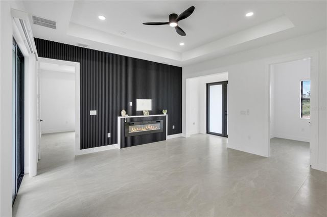 1047 MERRY STREET E, Lehigh Acres, FL 33974