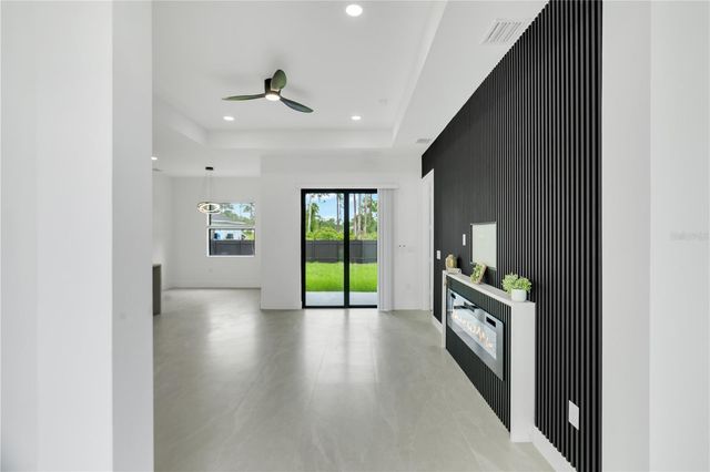 1047 MERRY STREET E, Lehigh Acres, FL 33974
