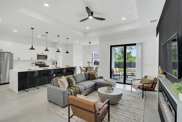 1047 MERRY STREET E, Lehigh Acres, FL 33974