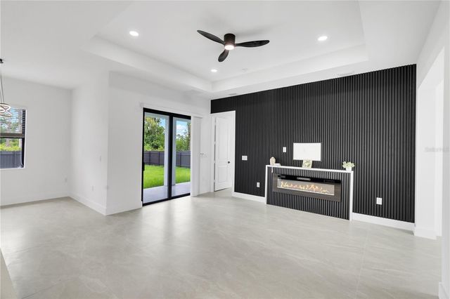 1047 MERRY STREET E, Lehigh Acres, FL 33974