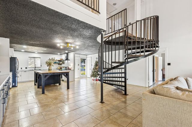 1202 Green Briar Drive, Huntsville, TX 77340