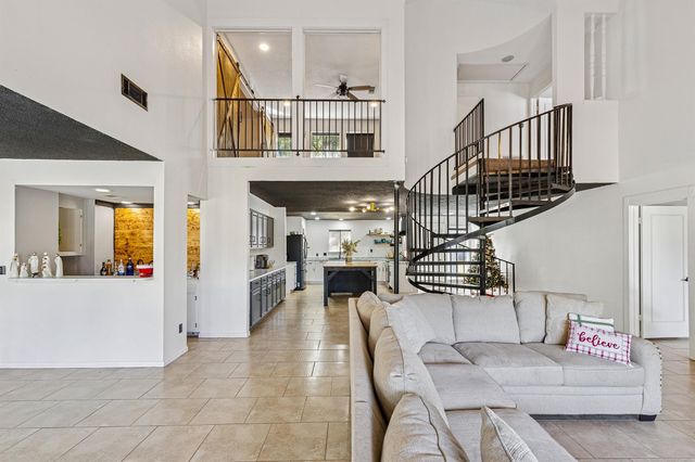 1202 Green Briar Drive, Huntsville, TX 77340