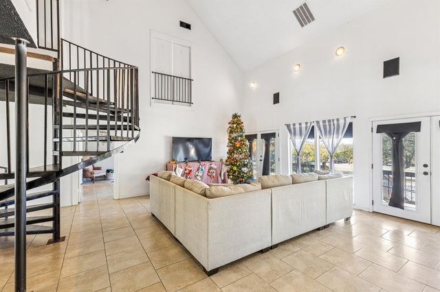 1202 Green Briar Drive, Huntsville, TX 77340