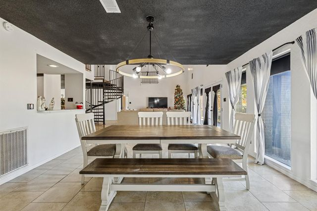 1202 Green Briar Drive, Huntsville, TX 77340