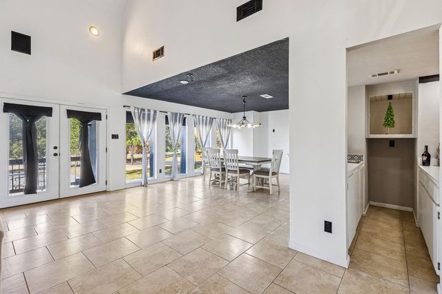 1202 Green Briar Drive, Huntsville, TX 77340