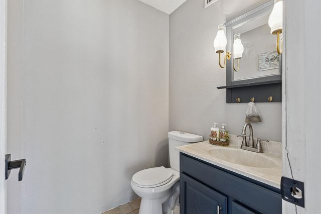 1202 Green Briar Drive, Huntsville, TX 77340