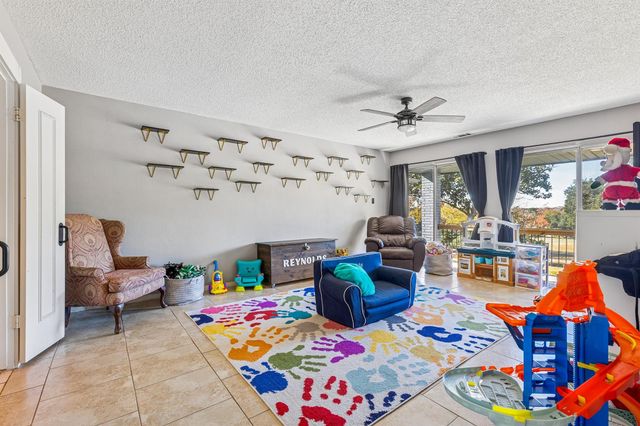 1202 Green Briar Drive, Huntsville, TX 77340