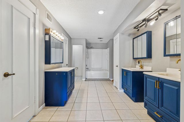 1202 Green Briar Drive, Huntsville, TX 77340