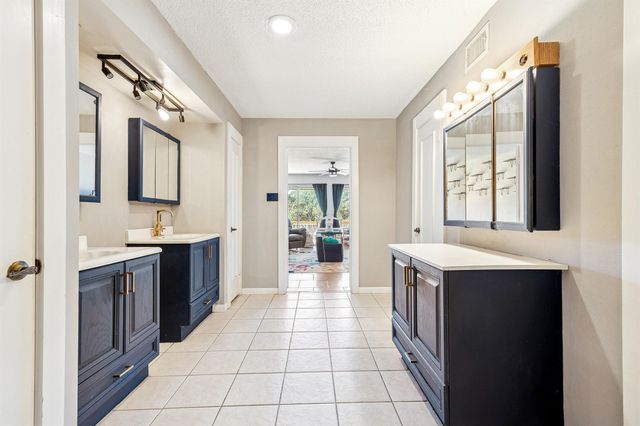 1202 Green Briar Drive, Huntsville, TX 77340