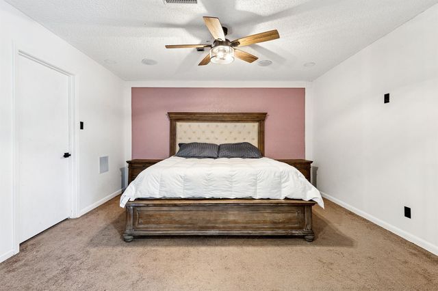 1202 Green Briar Drive, Huntsville, TX 77340