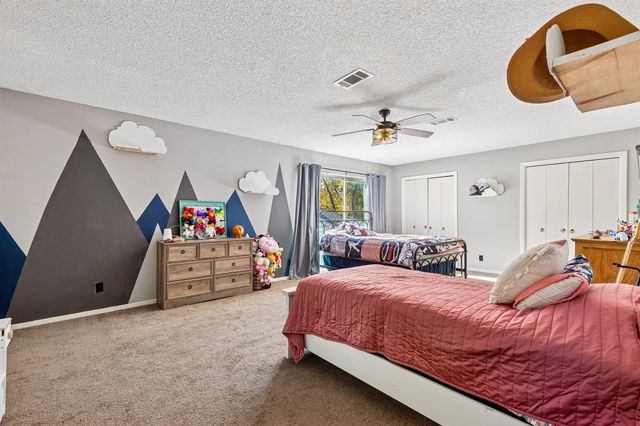 1202 Green Briar Drive, Huntsville, TX 77340