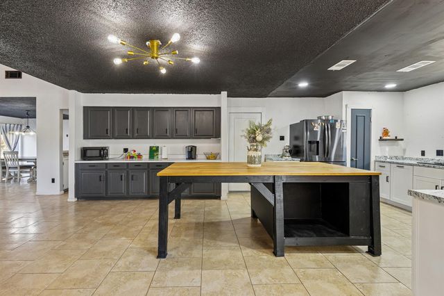 1202 Green Briar Drive, Huntsville, TX 77340