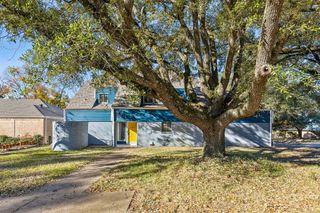 1202 Green Briar Drive, Huntsville, TX 77340