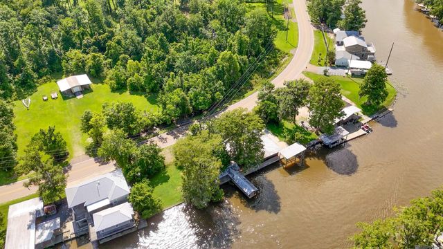 20269 La Hwy 22, Maurepas, LA 70449