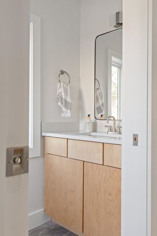 43 Adams Street, Burlington, VT 05401