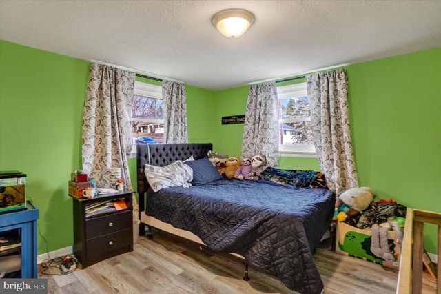 43 LYNWOOD DR, York, PA 17402