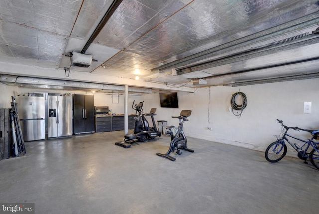 43 LYNWOOD DR, York, PA 17402