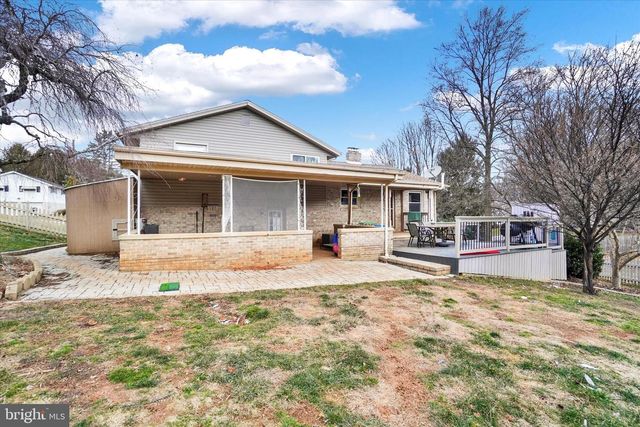 43 LYNWOOD DR, York, PA 17402