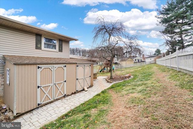 43 LYNWOOD DR, York, PA 17402