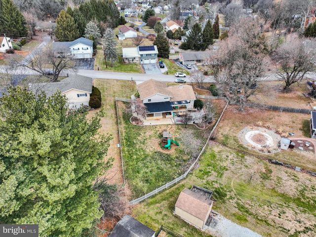 43 LYNWOOD DR, York, PA 17402