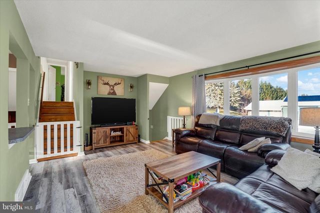 43 LYNWOOD DR, York, PA 17402