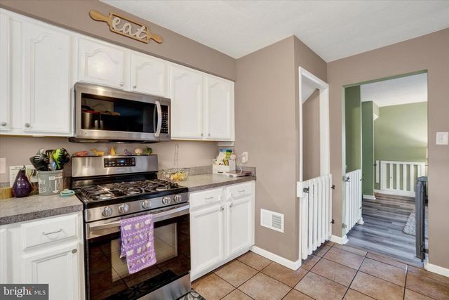 43 LYNWOOD DR, York, PA 17402