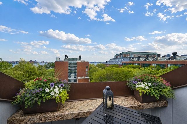 42 8th Street 2511, Boston, MA 02129