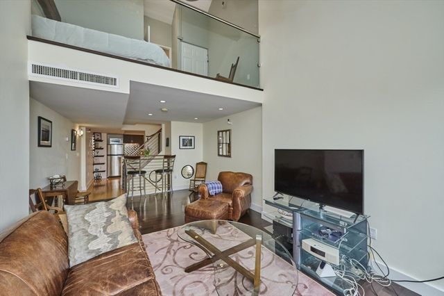 42 8th Street 2511, Boston, MA 02129