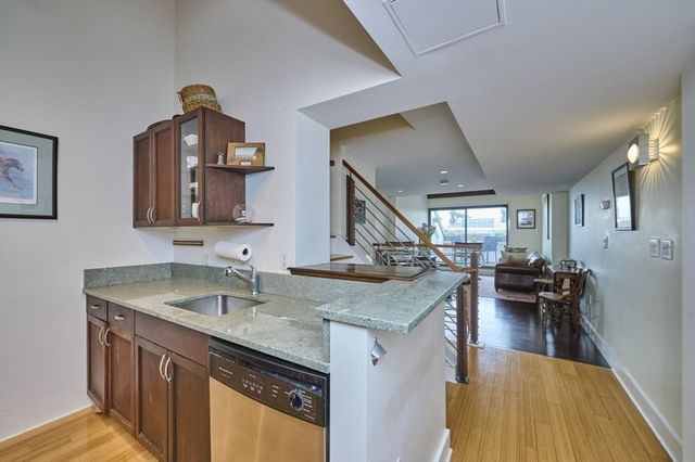 42 8th Street 2511, Boston, MA 02129