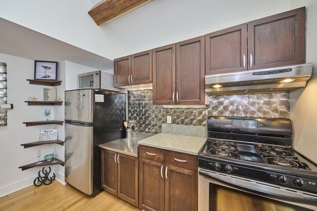 42 8th Street 2511, Boston, MA 02129