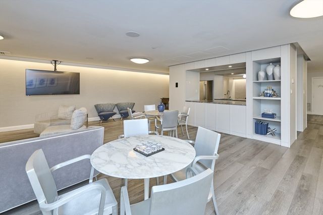 42 8th Street 2511, Boston, MA 02129
