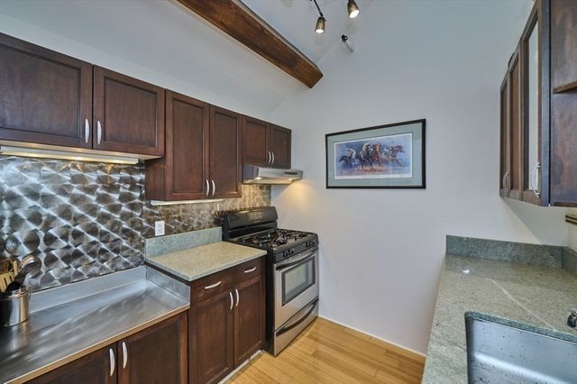 42 8th Street 2511, Boston, MA 02129