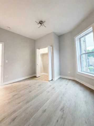 6039 S Eberhart Avenue 2, Chicago, IL 60637