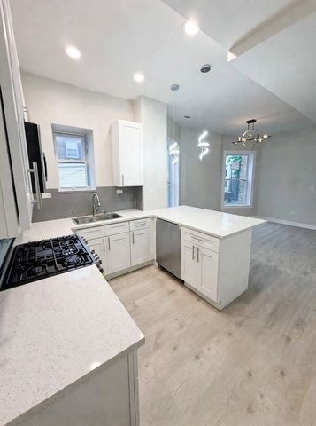 6039 S Eberhart Avenue 2, Chicago, IL 60637