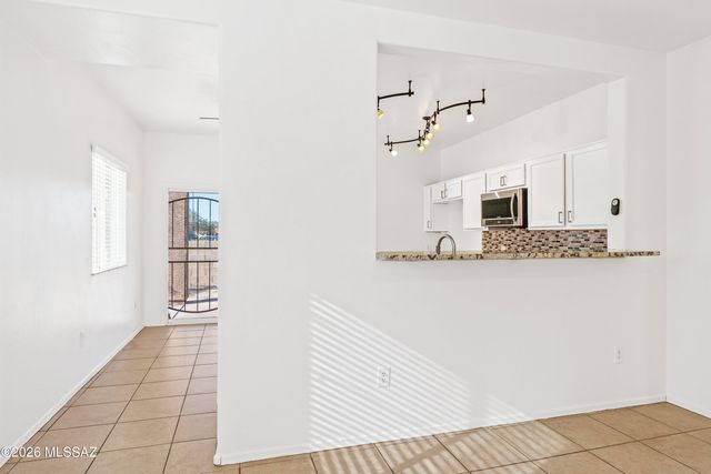 7060 S Red Maids Drive, Tucson, AZ 85756