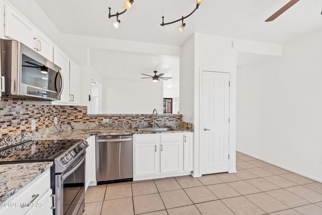 7060 S Red Maids Drive, Tucson, AZ 85756