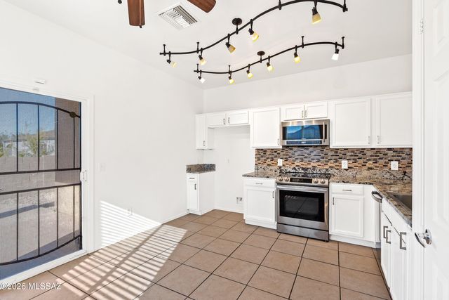 7060 S Red Maids Drive, Tucson, AZ 85756