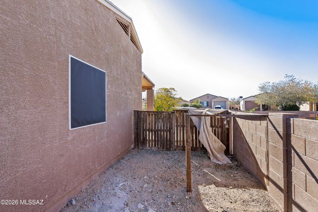 7060 S Red Maids Drive, Tucson, AZ 85756