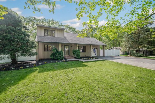 15 Patricia Lane, South Setauket, NY 11720